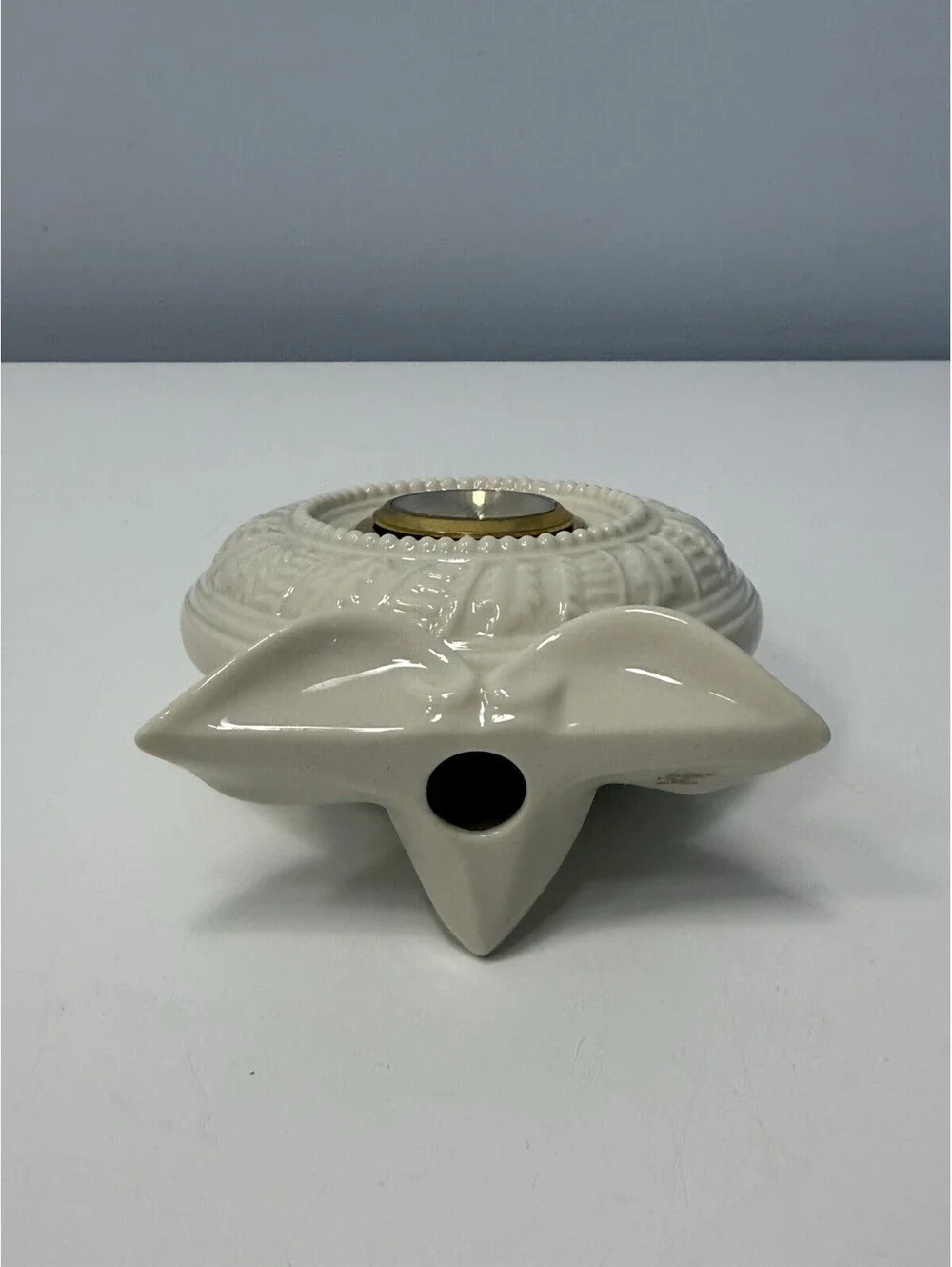 Lenox Timely Traditions Quartz Ivory Porcelain Desk/Shelf Clock Small 4.75” T